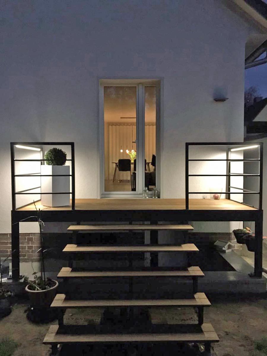 Terrasse und Treppe Holz/Stahl-Kombination